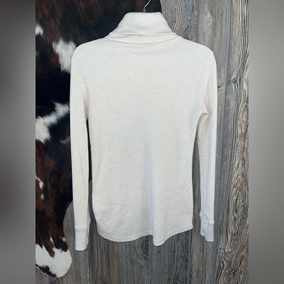 Eddie Bauer size small cream colored turtleneck long sleeve sweatshirt - Picture 6 of 6